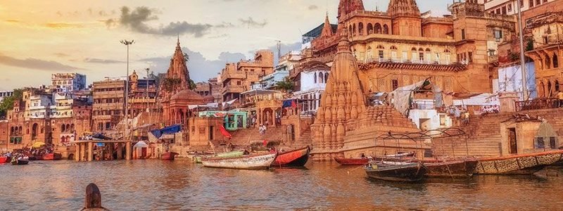 Ghats-in-Varanasi.jpg